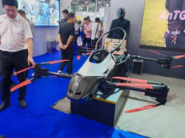 Pg电子平台：“低空经济未来已来”2024第八届世界无人机大会在深圳会展中心开幕(图7)