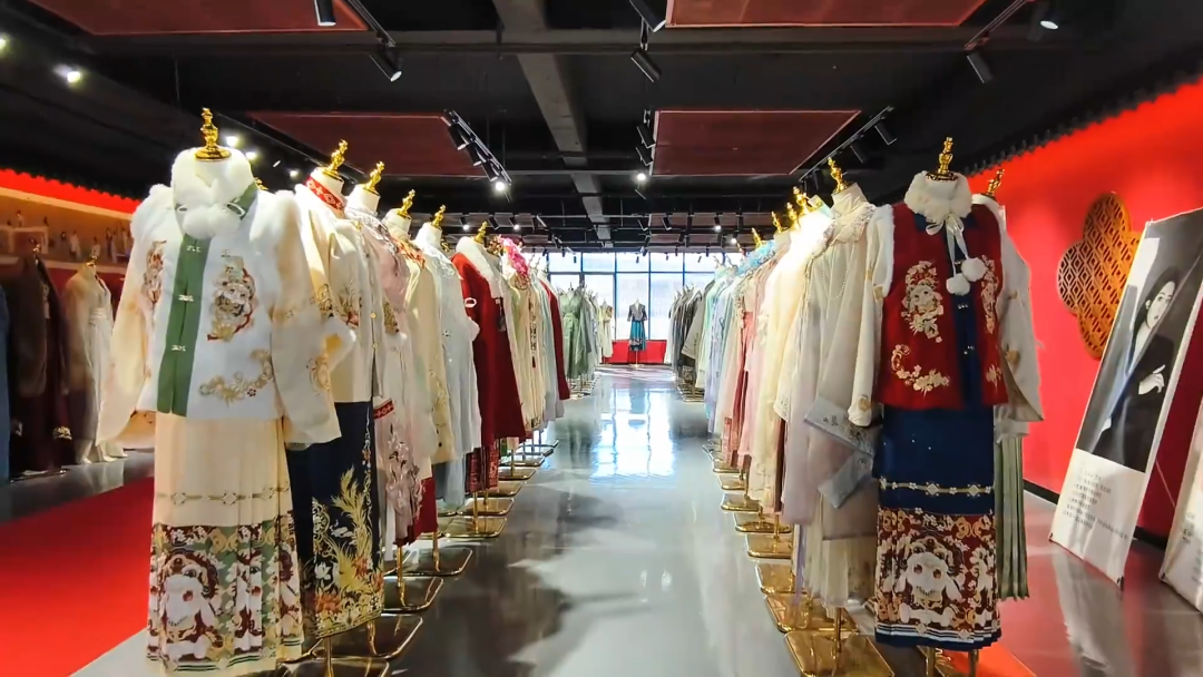Pg电子游戏平台：直播电商2024：让每个人的家乡特产都出圈一次(图5)