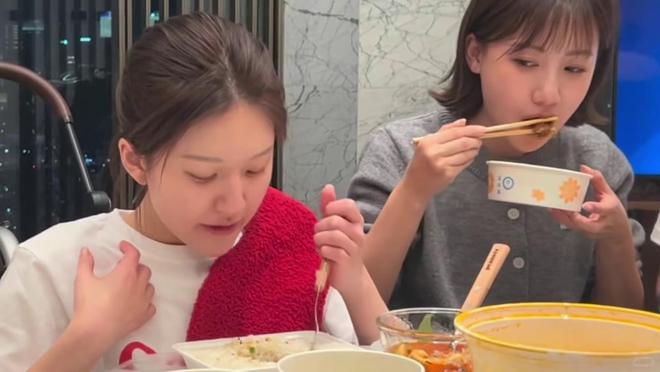 Pg电子平台：赵露思病情迅速恢复遭质疑专家称症状偏轻能缓解治愈但会复发(图6)