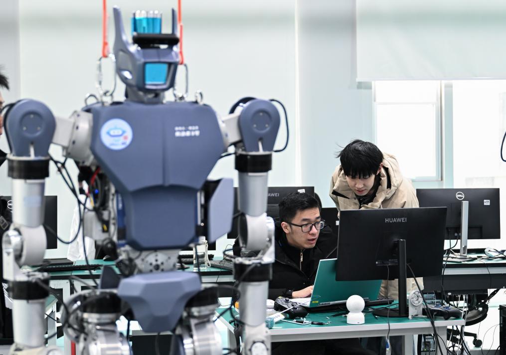 Pg电子游戏平台：新华社记者带你听两会丨听“稳”的基础(图6)