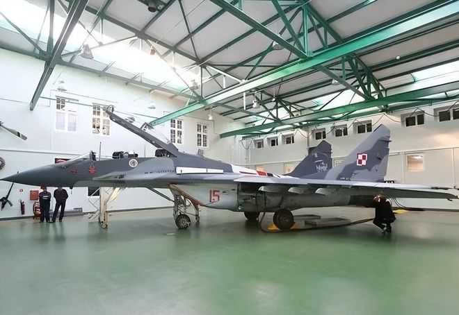 Pg电子游戏：从米格-29到F-16再到拥有F-35波兰歼击航空兵的发展(图2)