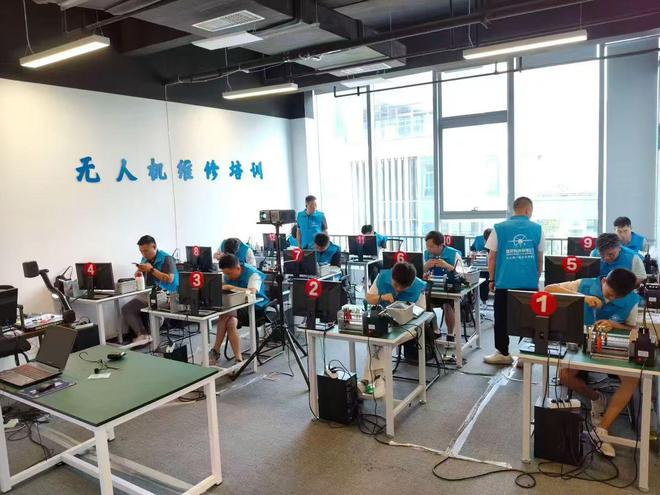 Pg电子游戏平台：武汉疆灵科技有限公司推出无人机及机器人维修技能培训(图7)