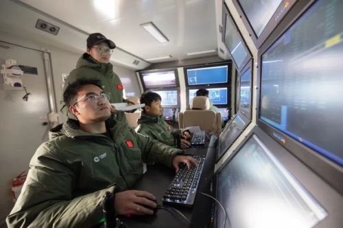 Pg电子平台：厉害在哪里？中国大飞翼彩虹-7隐身无人机成功首飞！出口哪些国家性能不过剩吗？(图11)