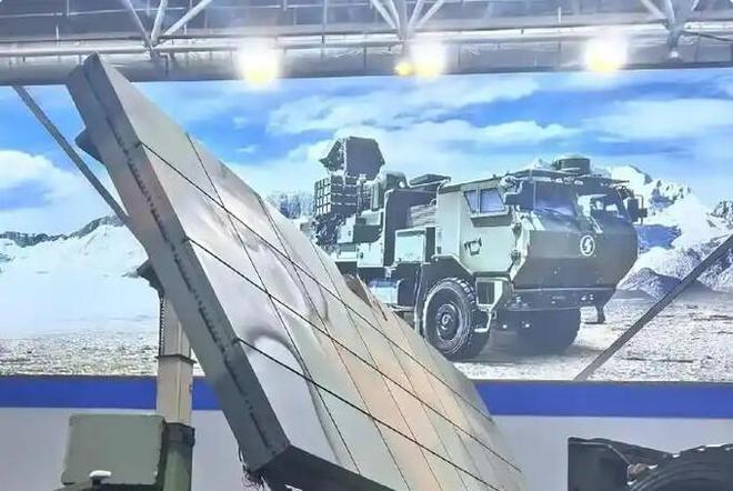 Pg电子平台：中国飓风-3000如何专治蜂群无人机？破解战场噩梦引关注(图2)