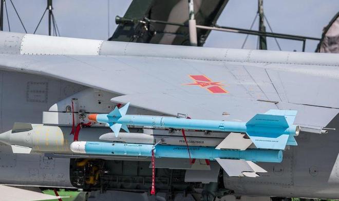 Pg电子游戏平台：农用机挂导弹升空俄无人机遭奇袭低空猎杀显神威(图6)