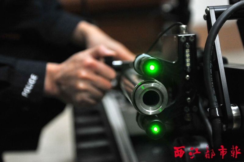 Pg电子平台：“拆弹部队”新秀——排爆机器人(图2)